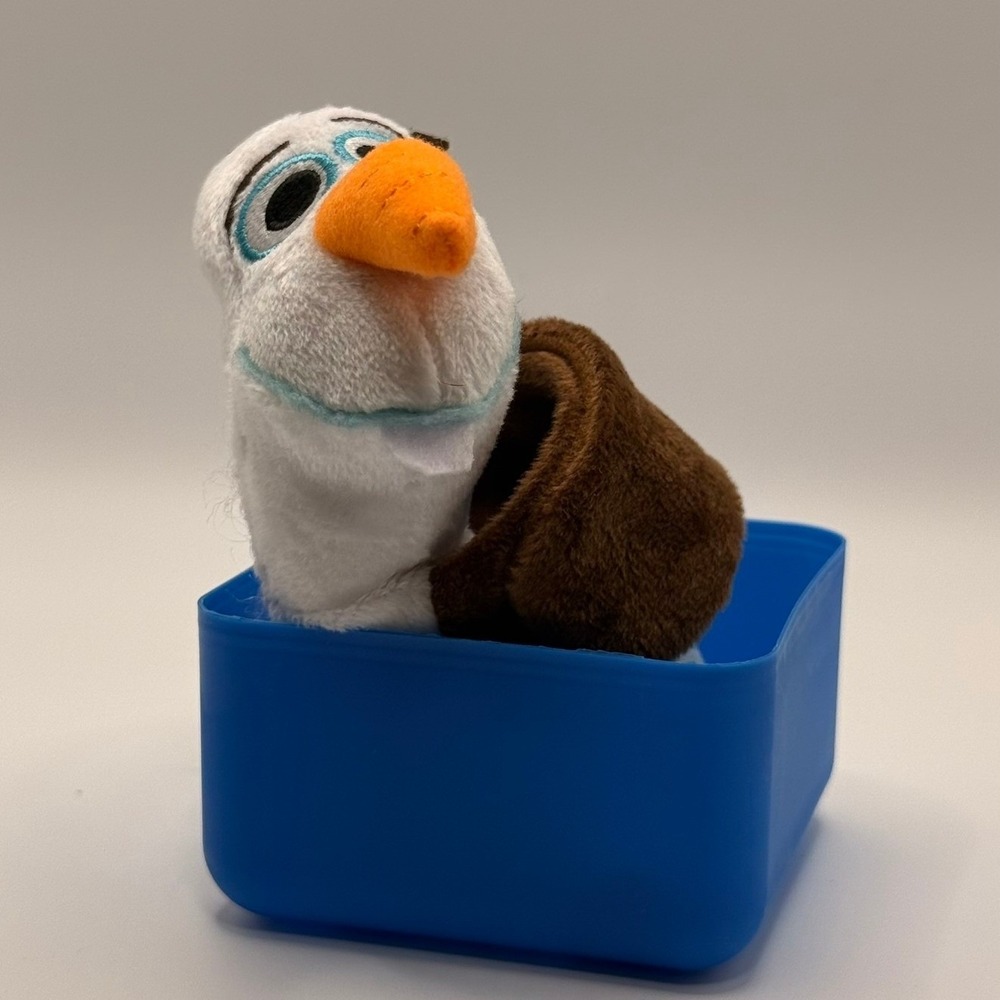 Disney Frozen Olaf Plush Finger Puppet Bulls-i-Toy with Blue Storage Cube Case